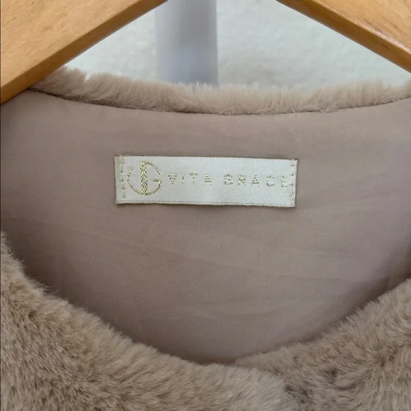 Vita Grace Women's Taupe Faux Fur Teddy Jacket - Plush Short Coat - Picture 3 of 6